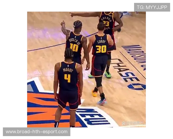 尼克斯球迷为球队连胜狂欢，主场气氛爆棚，尼克斯队的比赛